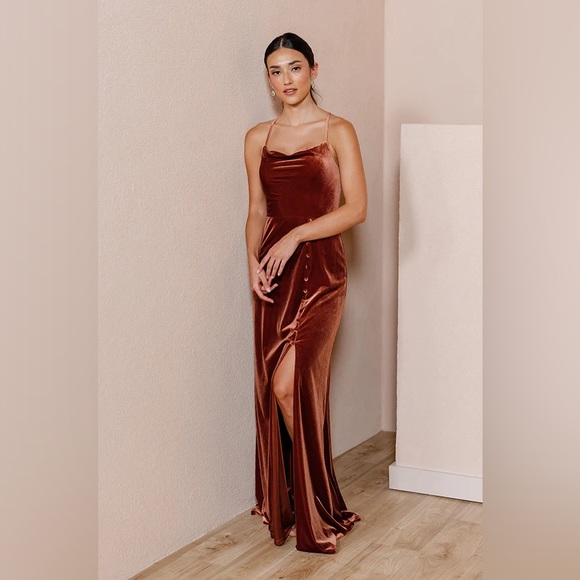 Revelry Billie Velvet Dress. Sage green (same color as first picture). - Picture 2 of 3